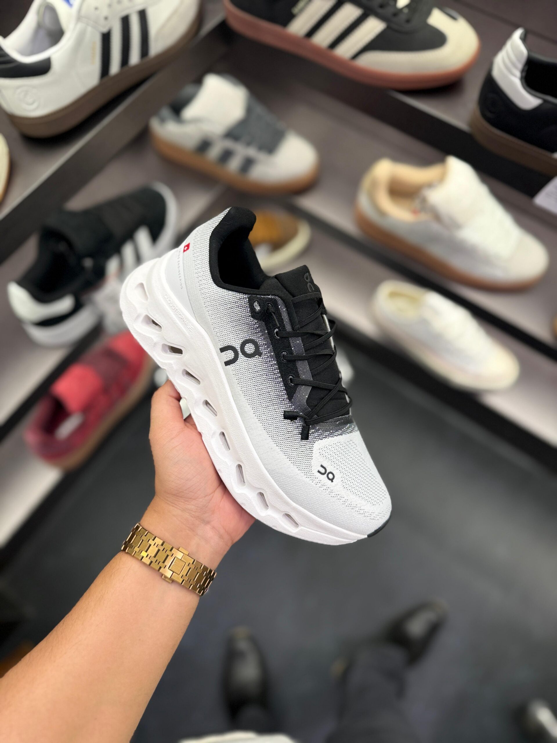 FIRST COPY ON RUNNING CLOUDTILT BLACK WHITE SHOES