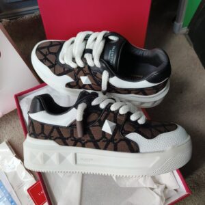 FIRST COPY Valentino sneaker