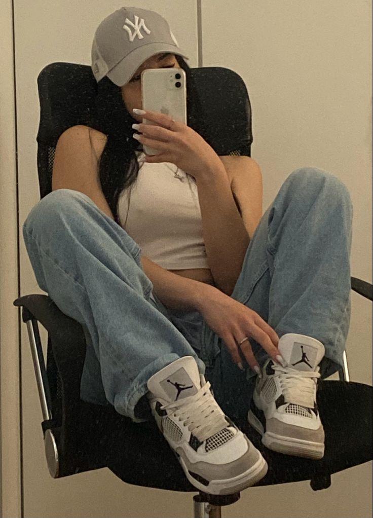 FIRST COPY JORDAN RETRO 4 MILITARY BLACK FOR GIRLS - Image 2