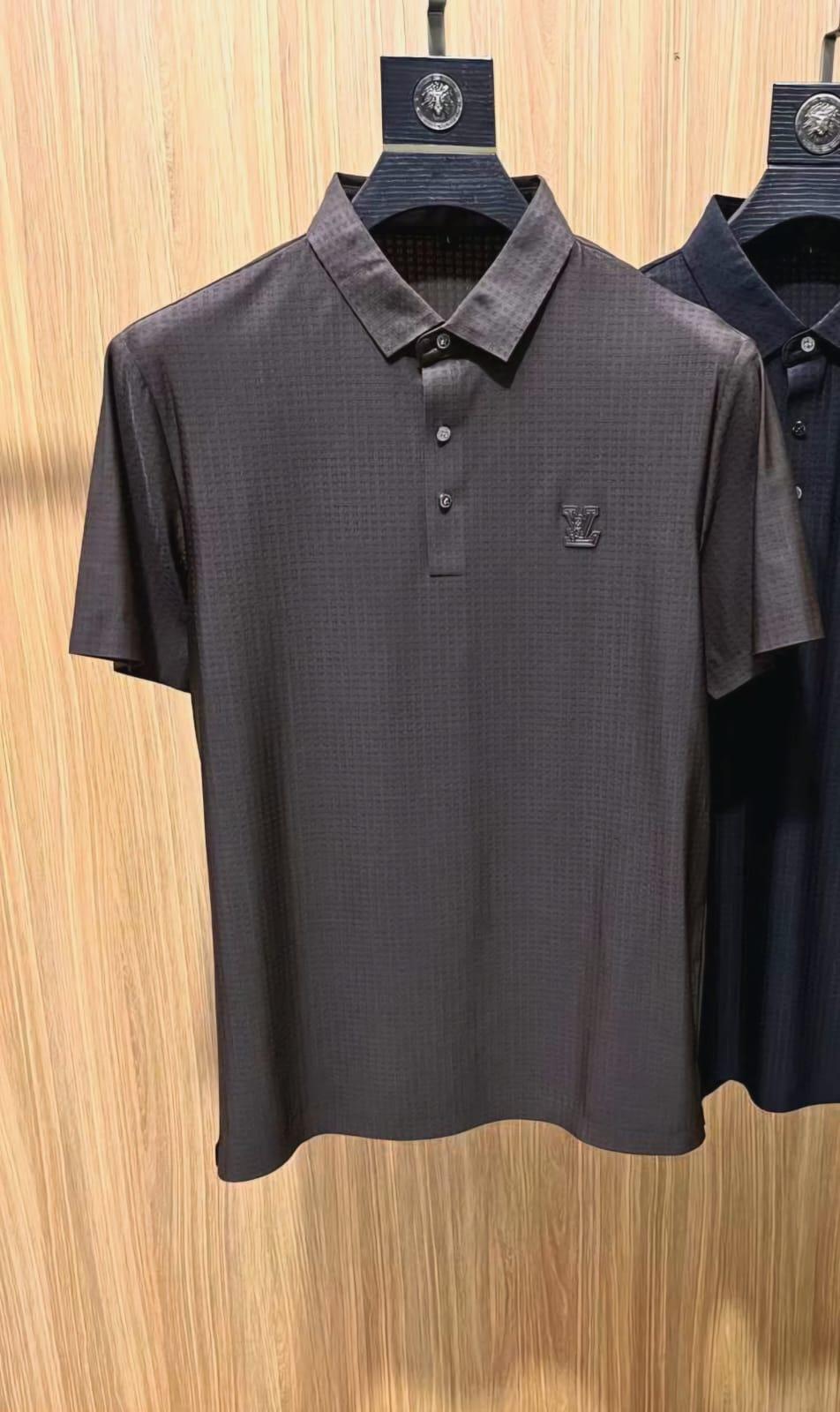 FIRST COPY LOUIS VUITTON SEAMLESS FABRIC T-SHIRTS - Image 2