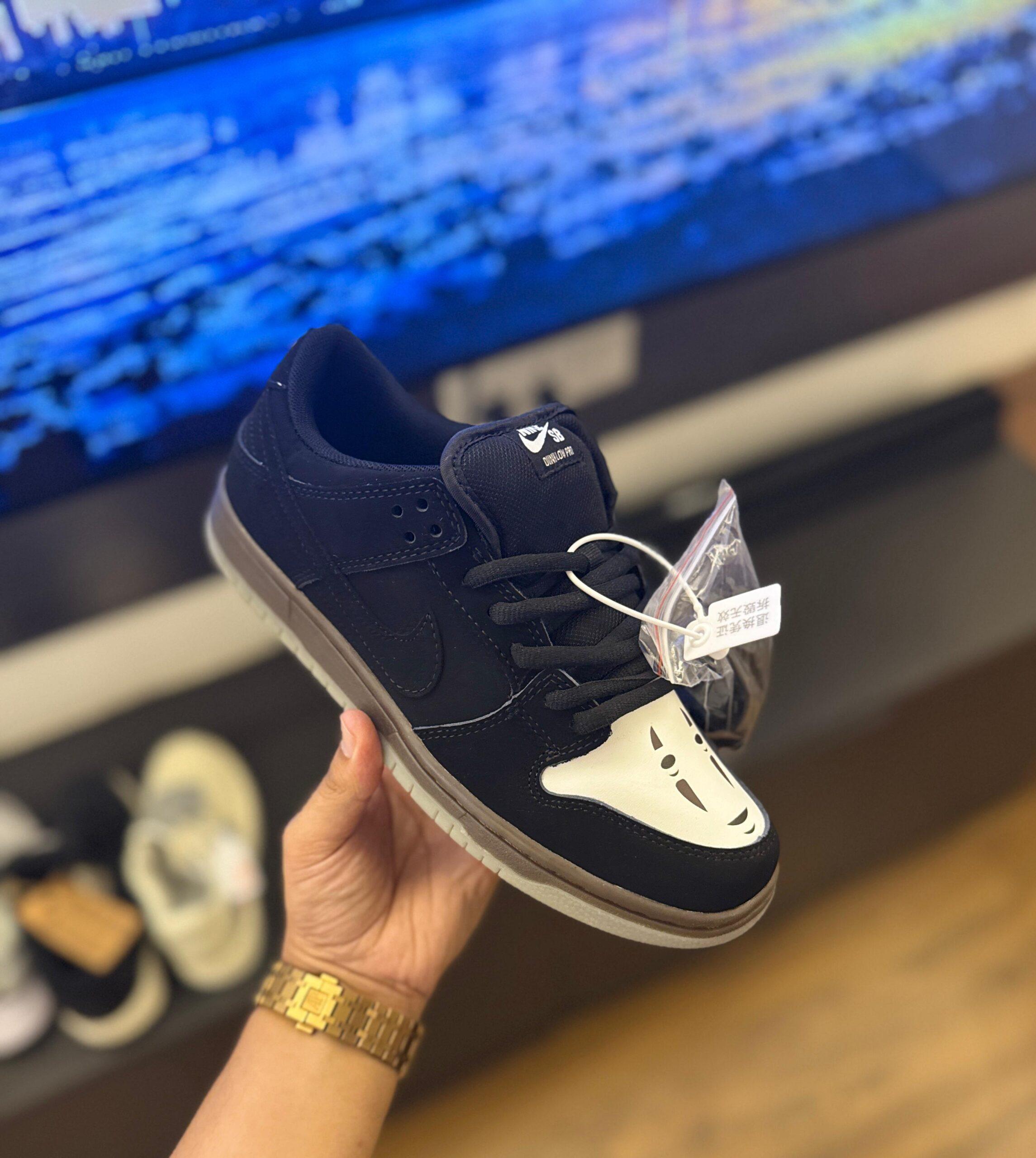 FIRST COPY NIKE SB DUNK LOW NO FACE FOR MEN - Image 2