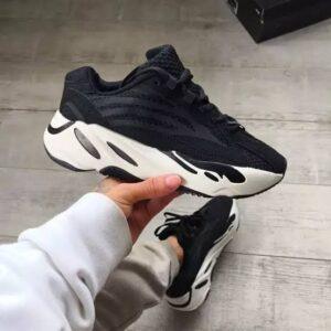 FIRST COPY ADIDAS YEEZY 700 V2 VANTA FOR MEN