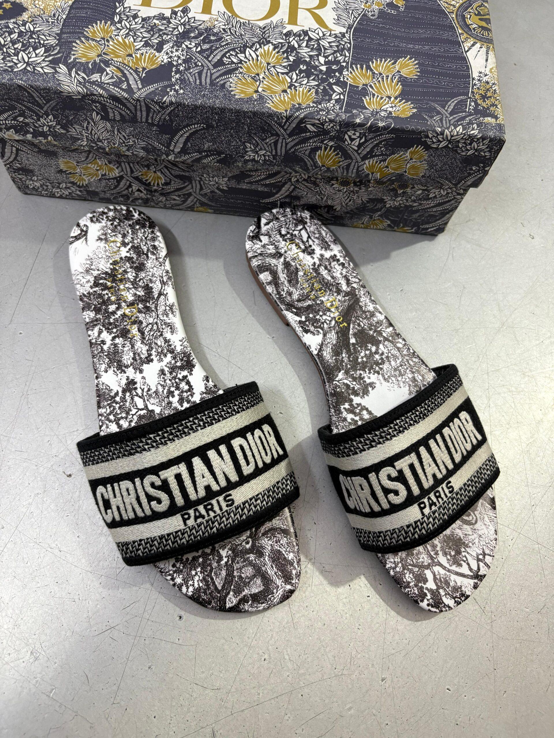 FIRST COPY CHRISTIAN DIOR DWAY FLATS - Image 20