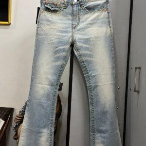 FIRST COPY Heavy thread work Proper tags and scanner Straight fitt