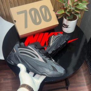FIRST COPY ADIDAS YEEZY 700 V2 VANTA SHOES FOR MEN